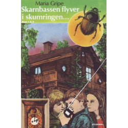 Skarnbassen flyver i skumringen
