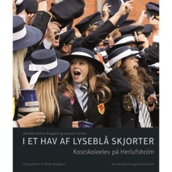 I et hav af lyseblå skjorter: Kostskoleelev på Herlufsholm