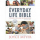 The The Everyday Life Bible Large Print : The Power of God's Word for Everyday Living: The Power of God's Word for Everyday Living