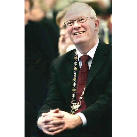 Politi & Politik bag facaden: Never, never give up