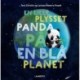 En lille plysset panda på en blå planet