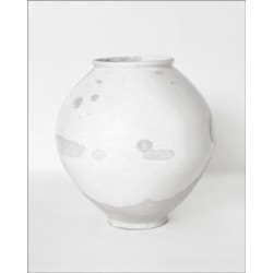 The Korean Ceramics: The Scholar's Vision, The Photographer's Eye