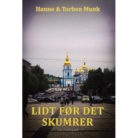 LIDT FØR DET SKUMRER