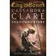 The Mortal Instruments 1: City of Bones: From the international bestselling author who defined romantasy: the original Shadowhunter series about demon hunting, betrayal, secrets and forbidden love