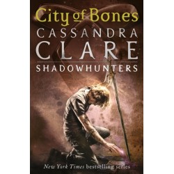 The Mortal Instruments 1: City of Bones: From the international bestselling author who defined romantasy: the original Shadowhunter series about demon hunting, betrayal, secrets and forbidden love