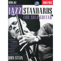 Berklee Jazz Standards for Solo Guitar: Berklee Jazz Standards For Solo Guitar (Book/Online Audio)