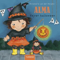 Alma fejrer halloween