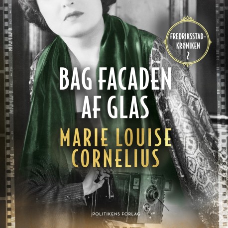 Bag facaden af glas