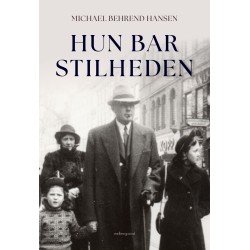 Hun bar stilheden