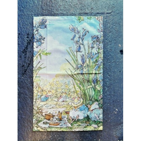 Brambly Hedge Spring Story Tea-towel